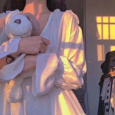 旧庭空锁迟来悔